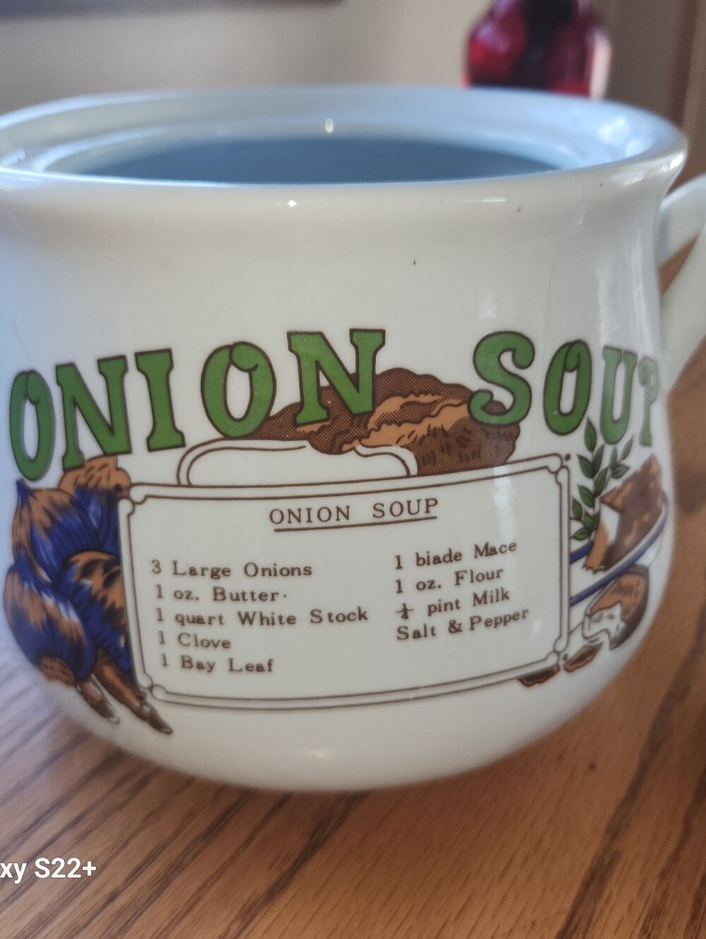 White ceramic onion soup pot with lid - Midwestern Home Products